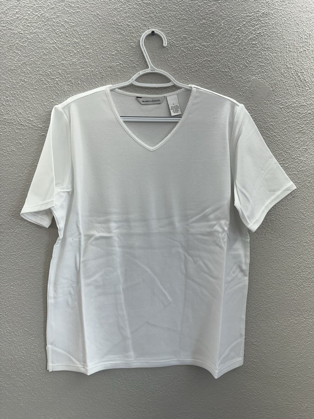 Drapers & Damons Womens Shirt Size Large White V-Neck Short Sleeve M14629